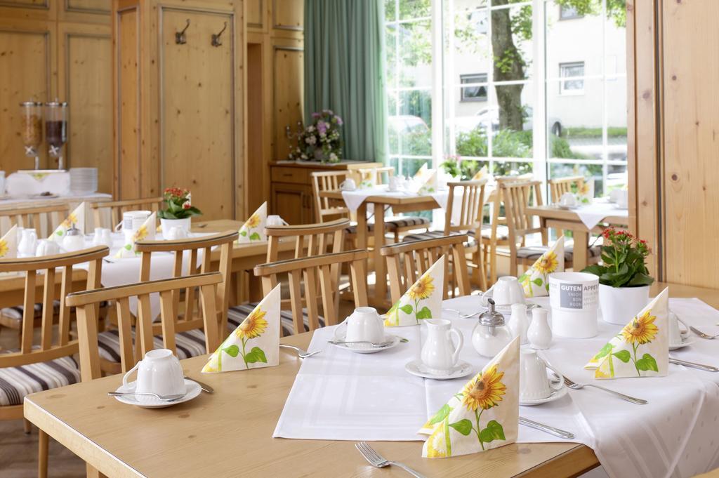 Feldmochinger Hof Hotel Мюнхен Екстериор снимка