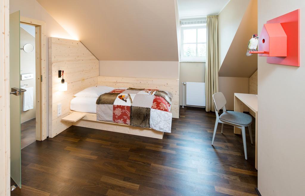 Feldmochinger Hof Hotel Мюнхен Екстериор снимка