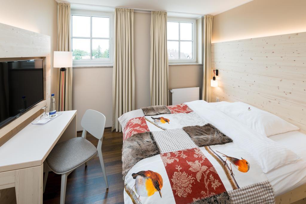 Feldmochinger Hof Hotel Мюнхен Екстериор снимка